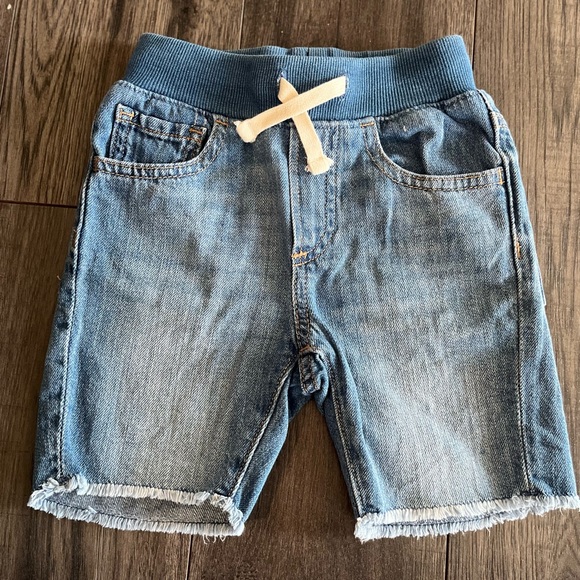 Gap jean shorts 4t - Picture 2 of 5